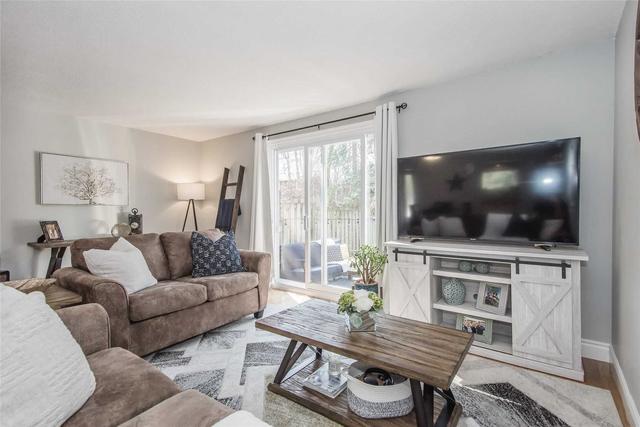 36 - 539 Willow Rd, Townhouse with 3 bedrooms, 2 bathrooms and 1 parking in Guelph ON | Image 9