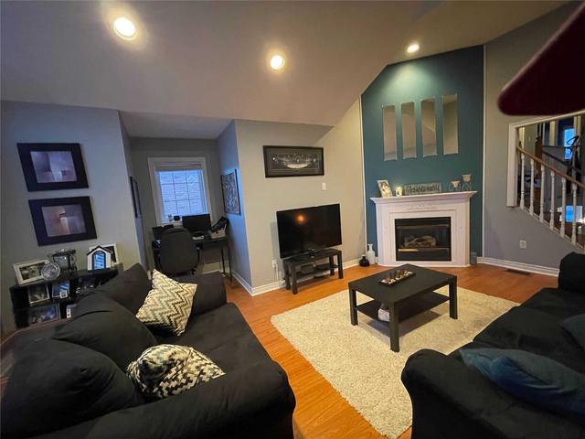 12 Prince Cres, House detached with 3 bedrooms, 3 bathrooms and 8 parking in Brampton ON | Image 14