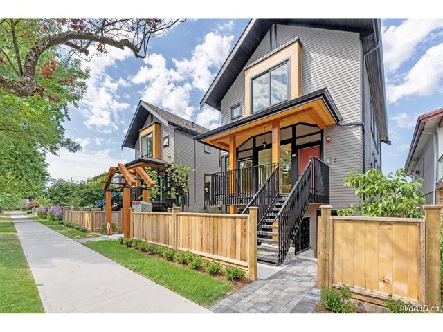 2467 E 40th Avenue, House attached with 3 bedrooms, 3 bathrooms and 1 parking in Vancouver BC | Image 2