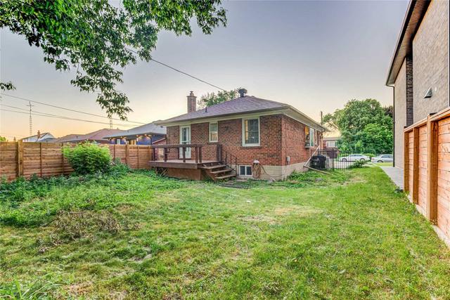 33 Orlando Blvd, House detached with 3 bedrooms, 2 bathrooms and 4 parking in Toronto ON | Image 27