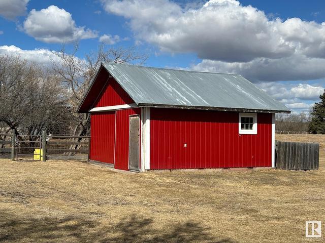 60218 Rr 210, House detached with 2 bedrooms, 1 bathrooms and null parking in Thorhild County AB | Image 39