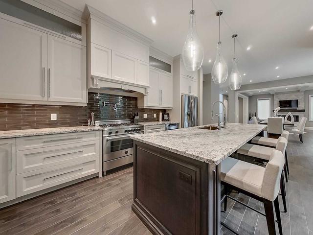 4 - 258 Edgewater Cres, House detached with 4 bedrooms, 4 bathrooms and 6 parking in Kitchener ON | Image 3
