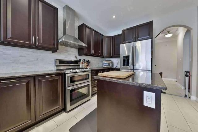 2470 Village Common, House attached with 4 bedrooms, 5 bathrooms and 4 parking in Oakville ON | Image 13