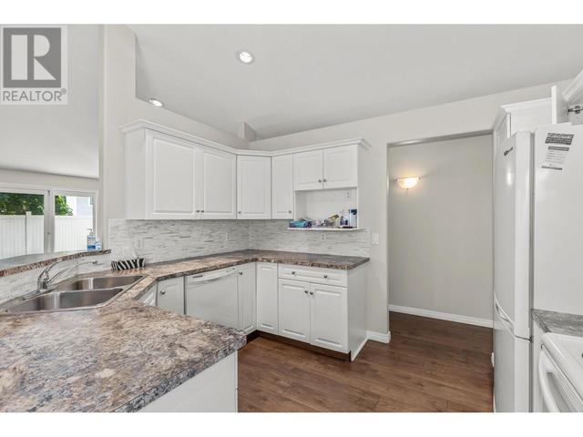 5 - 4141 Lakeshore Road Sw, House attached with 3 bedrooms, 2 bathrooms and 2 parking in Kelowna BC | Image 22