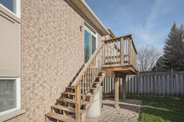 2122 Nightingale Way, House detached with 2 bedrooms, 3 bathrooms and 6 parking in Oakville ON | Image 30