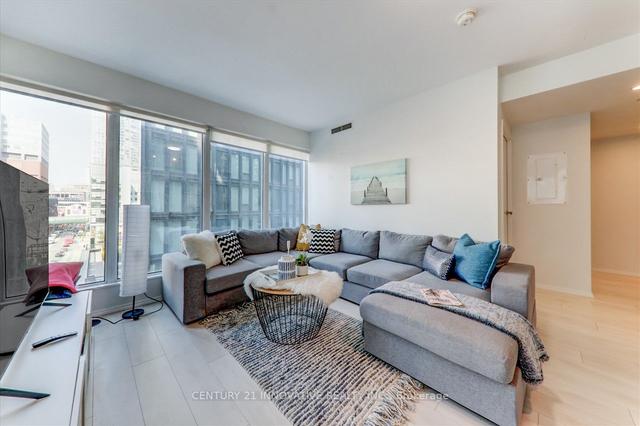605 - 68 Shuter St, Condo with 2 bedrooms, 2 bathrooms and 1 parking in Toronto ON | Image 2