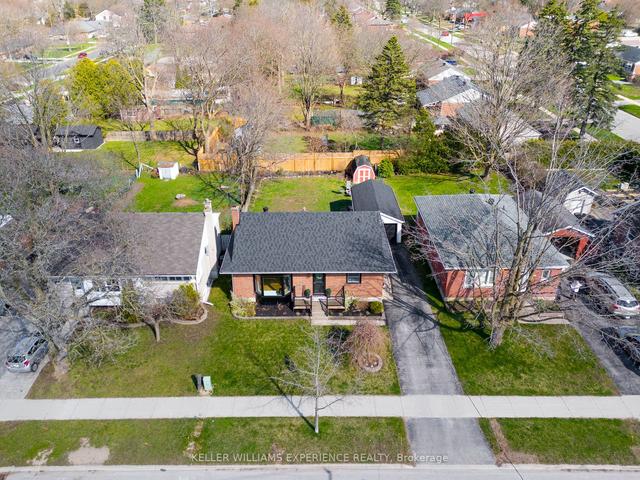 145 Cook St, House detached with 3 bedrooms, 2 bathrooms and 3 parking in Barrie ON | Image 1