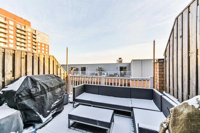 233 - 21 Ruttan St, Townhouse with 3 bedrooms, 2 bathrooms and 1 parking in Toronto ON | Image 19