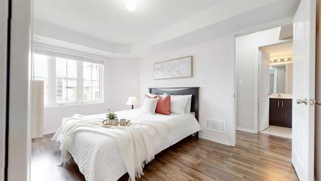 10 - 2484 Post Rd, Townhouse with 2 bedrooms, 2 bathrooms and 1 parking in Oakville ON | Image 4