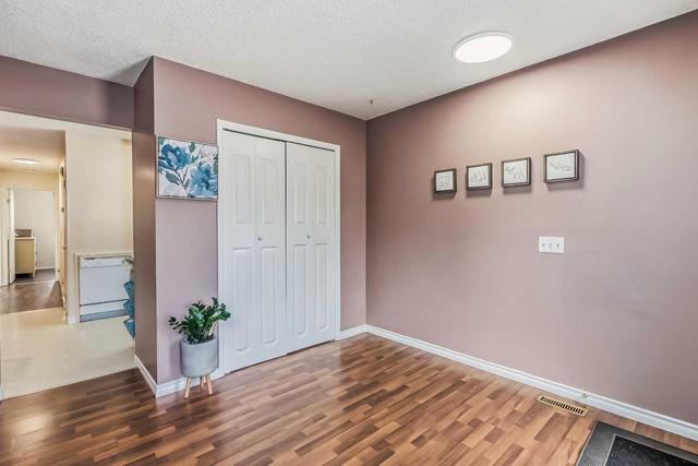 156 Deerview Way Se, Home with 3 bedrooms, 1 bathrooms and 1 parking in Calgary AB | Image 4