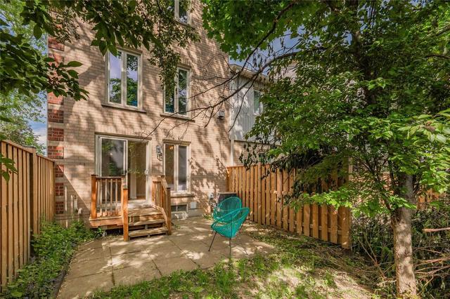 1 - 302 College Ave, Townhouse with 3 bedrooms, 2 bathrooms and 2 parking in Guelph ON | Image 27