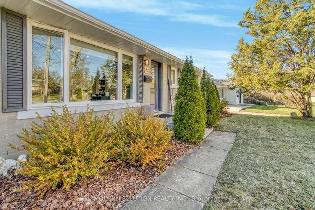 54 Dumbarton St, House detached with 2 bedrooms, 2 bathrooms and 5 parking in Guelph ON | Image 34