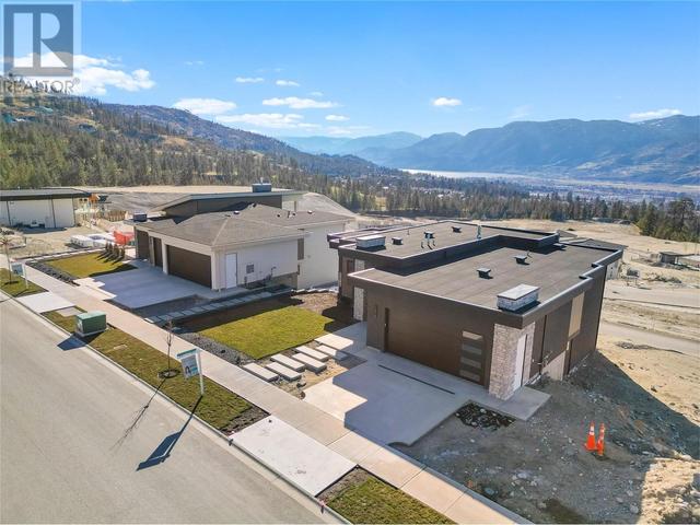 1087 Elk Street, House detached with 4 bedrooms, 3 bathrooms and 3 parking in Penticton BC | Image 48
