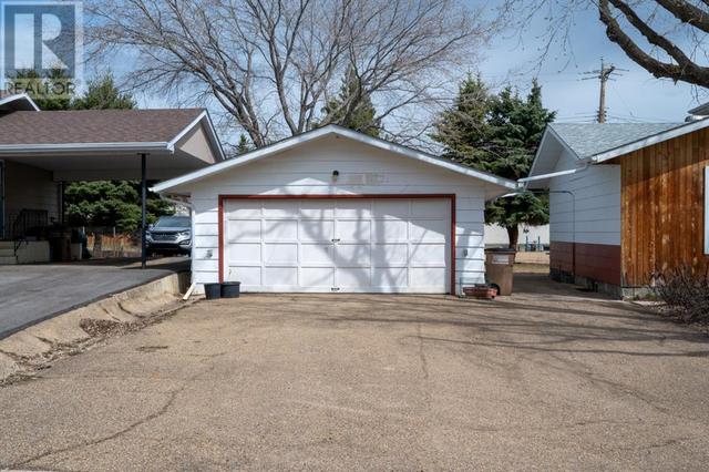 5001 43 Ave, House detached with 4 bedrooms, 3 bathrooms and 4 parking in Athabasca AB | Image 2