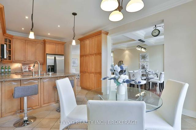 6 Taro Crt, House detached with 4 bedrooms, 3 bathrooms and 6 parking in Richmond Hill ON | Image 10