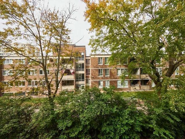 318 - 665 Kennedy Rd, Townhouse with 3 bedrooms, 2 bathrooms and 1 parking in Toronto ON | Image 8