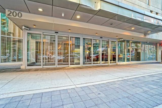 1606 - 200 Victoria St, Condo with 3 bedrooms, 1 bathrooms and 0 parking in Toronto ON | Image 12