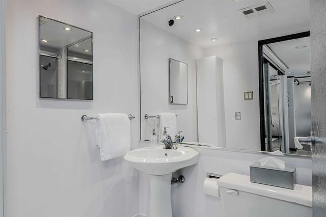 409 - 15 Maitland Pl, Condo with 1 bedrooms, 1 bathrooms and 1 parking in Toronto ON | Image 17
