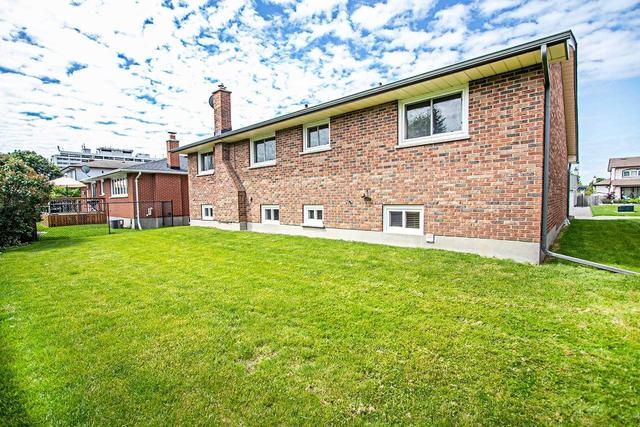 809 Ferndale St, House detached with 3 bedrooms, 2 bathrooms and 4 parking in Oshawa ON | Image 19