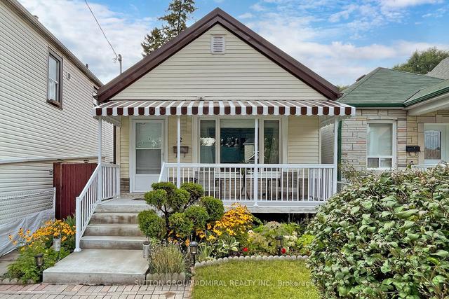 32 Florence Cres, House detached with 3 bedrooms, 2 bathrooms and 2 parking in Toronto ON | Image 37