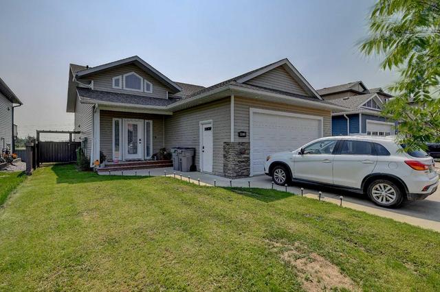 8625 118 Avenue, House detached with 5 bedrooms, 3 bathrooms and 5 parking in Grande Prairie AB | Image 1