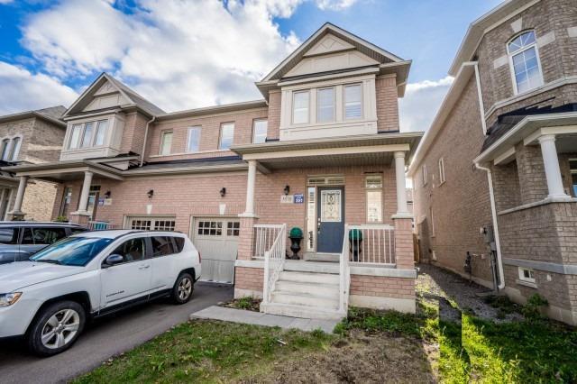 5570 Meadowcrest Ave, House semidetached with 3 bedrooms, 3 bathrooms and 1 parking in Mississauga ON | Image 2