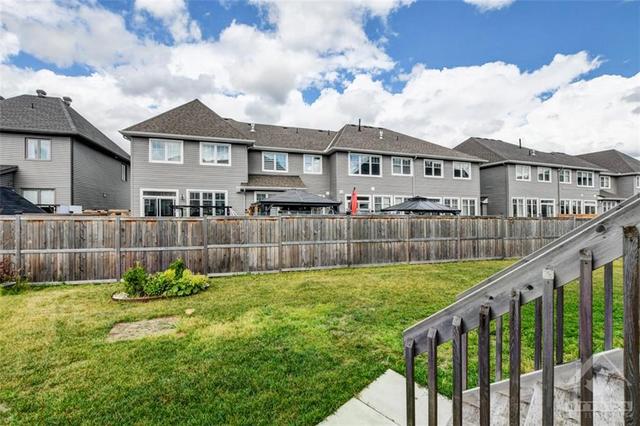 247 Hawkmere Way, Townhouse with 3 bedrooms, 3 bathrooms and 3 parking in Ottawa ON | Image 27