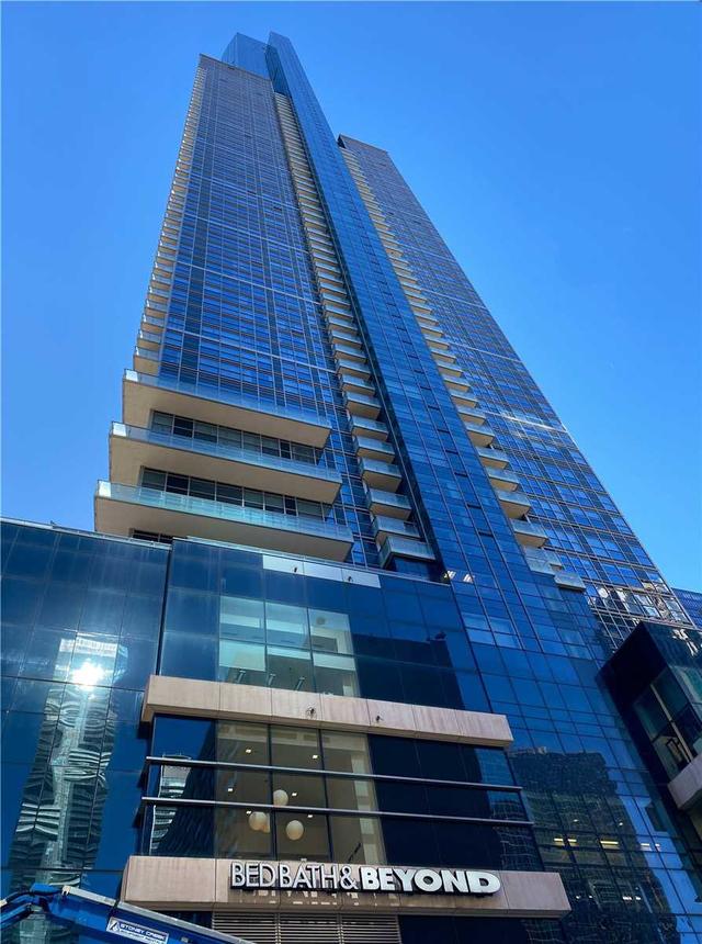 6307 - 388 Yonge St, Condo with 2 bedrooms, 2 bathrooms and 1 parking in Toronto ON | Image 1