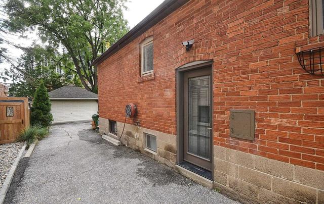 89 Avondale Ave, House detached with 2 bedrooms, 2 bathrooms and 7 parking in Toronto ON | Image 28