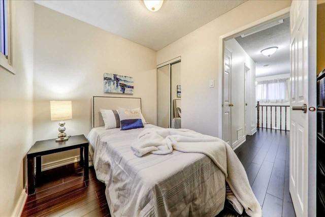 22 Enmount Dr, Townhouse with 3 bedrooms, 2 bathrooms and 2 parking in Brampton ON | Image 4