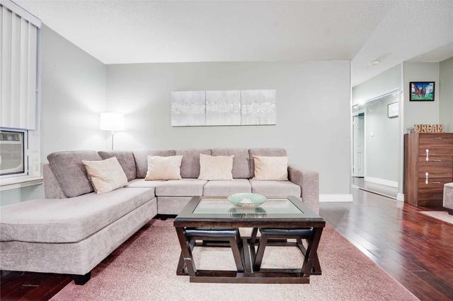 407 - 3390 Weston Rd, Condo with 2 bedrooms, 1 bathrooms and 1 parking in Toronto ON | Image 4