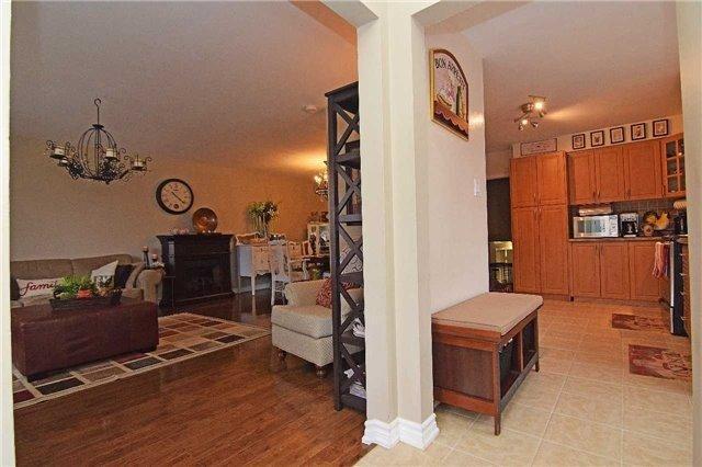 39 Algonquin Blvd, House semidetached with 3 bedrooms, 2 bathrooms and 6 parking in Brampton ON | Image 3