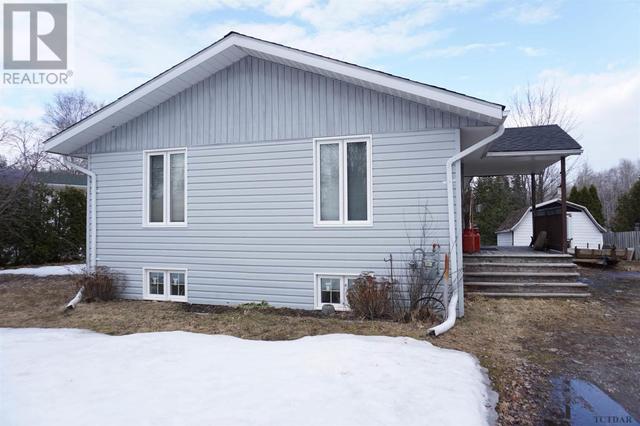 545808 Laronge Ave, House detached with 4 bedrooms, 2 bathrooms and null parking in Coleman ON | Image 2
