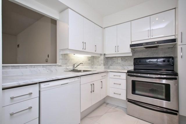 101 - 11 Thorncliffe Park Dr, Condo with 2 bedrooms, 2 bathrooms and 1 parking in Toronto ON | Image 25
