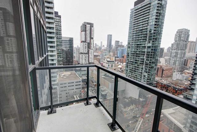 2411 - 87 Peter St, Condo with 1 bedrooms, 1 bathrooms and 0 parking in Toronto ON | Image 2