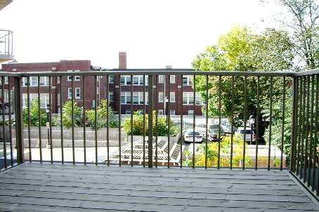th9 - 140 Bathurst St, Townhouse with 3 bedrooms, 3 bathrooms and 1 parking in Toronto ON | Image 3