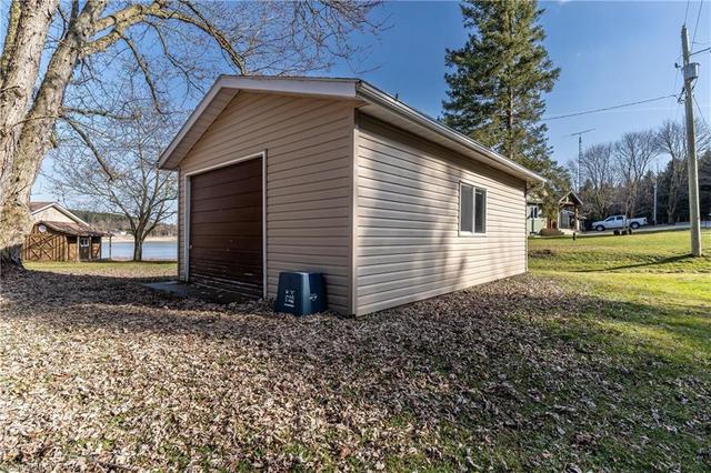 894 Road 9 W, House detached with 3 bedrooms, 1 bathrooms and 11 parking in Mapleton ON | Image 20