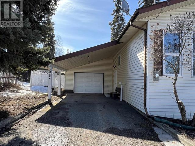 262 5th Avenue, House detached with 3 bedrooms, 2 bathrooms and null parking in Burns Lake BC | Image 3