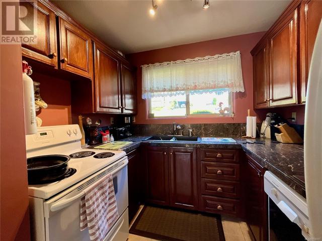 504 Haida Ave, House attached with 3 bedrooms, 2 bathrooms and 1 parking in Port Alice BC | Image 5