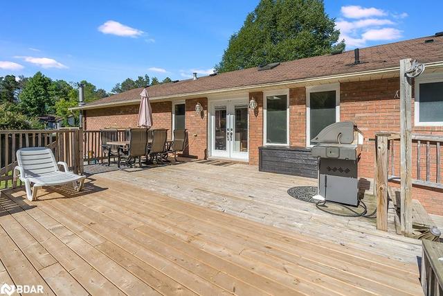 5068 10 Side Road, House detached with 4 bedrooms, 2 bathrooms and 12 parking in Innisfil ON | Image 17