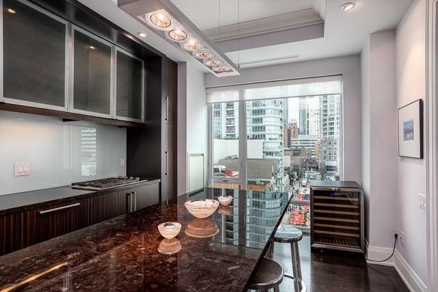 606 - 80 Yorkville Ave, Condo with 2 bedrooms, 3 bathrooms and 2 parking in Toronto ON | Image 8