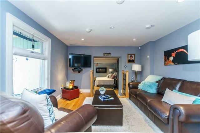 23 Abbs St, House detached with 3 bedrooms, 4 bathrooms and 2 parking in Toronto ON | Image 6