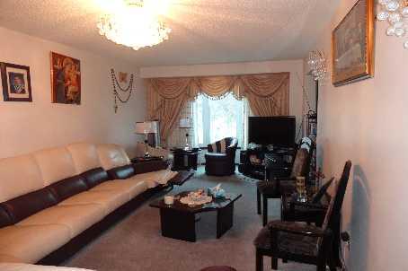 46 Redhead Cres, House attached with 4 bedrooms, 3 bathrooms and 2 parking in Toronto ON | Image 3
