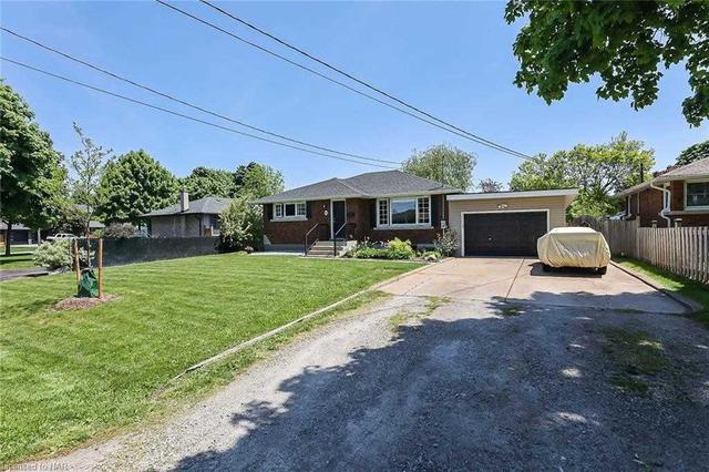 96 Royal Manor Dr, House detached with 3 bedrooms, 2 bathrooms and 8 parking in St. Catharines ON | Image 12