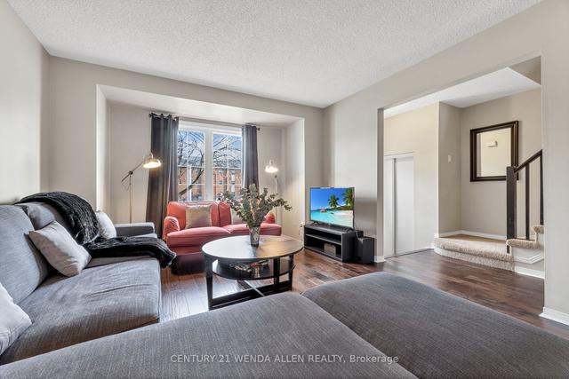 82 - 10 Bassett Blvd, Townhouse with 3 bedrooms, 2 bathrooms and 2 parking in Whitby ON | Image 4