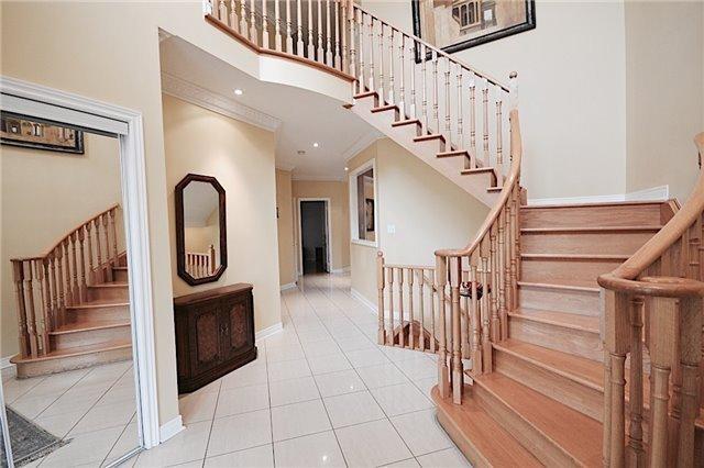294 Thornhill Woods Dr, House detached with 4 bedrooms, 5 bathrooms and 4 parking in Vaughan ON | Image 4