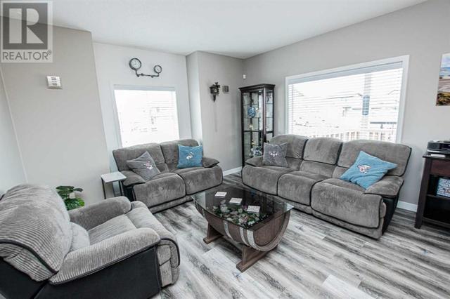 9455 Willow Drive, House detached with 3 bedrooms, 2 bathrooms and 4 parking in Grande Prairie AB | Image 5