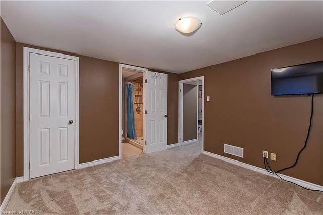1122 Cambridge Crescent, House detached with 4 bedrooms, 2 bathrooms and null parking in Sarnia ON | Image 26
