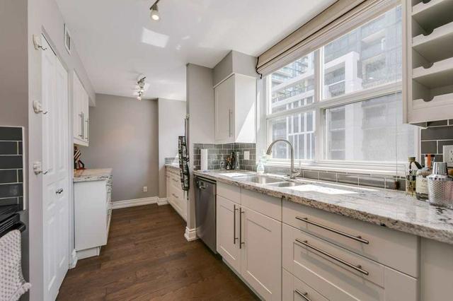 712 - 323 Richmond St E, Condo with 2 bedrooms, 2 bathrooms and 1 parking in Toronto ON | Image 3