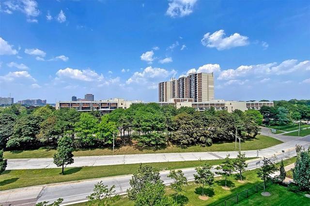 507 - 1 Valhalla Inn Rd, Condo with 2 bedrooms, 1 bathrooms and 1 parking in Toronto ON | Image 24